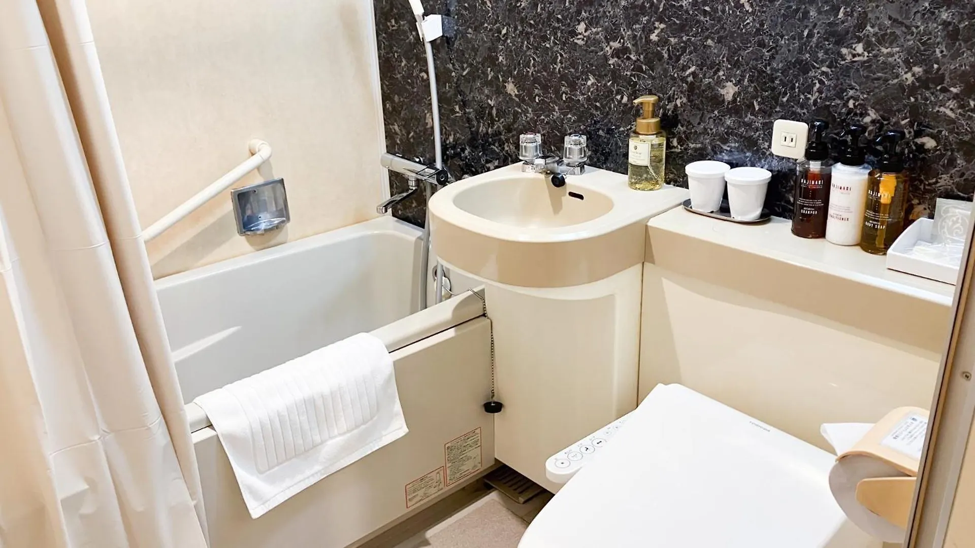 Hotel Livemax Budget Shinbashi Tokyo