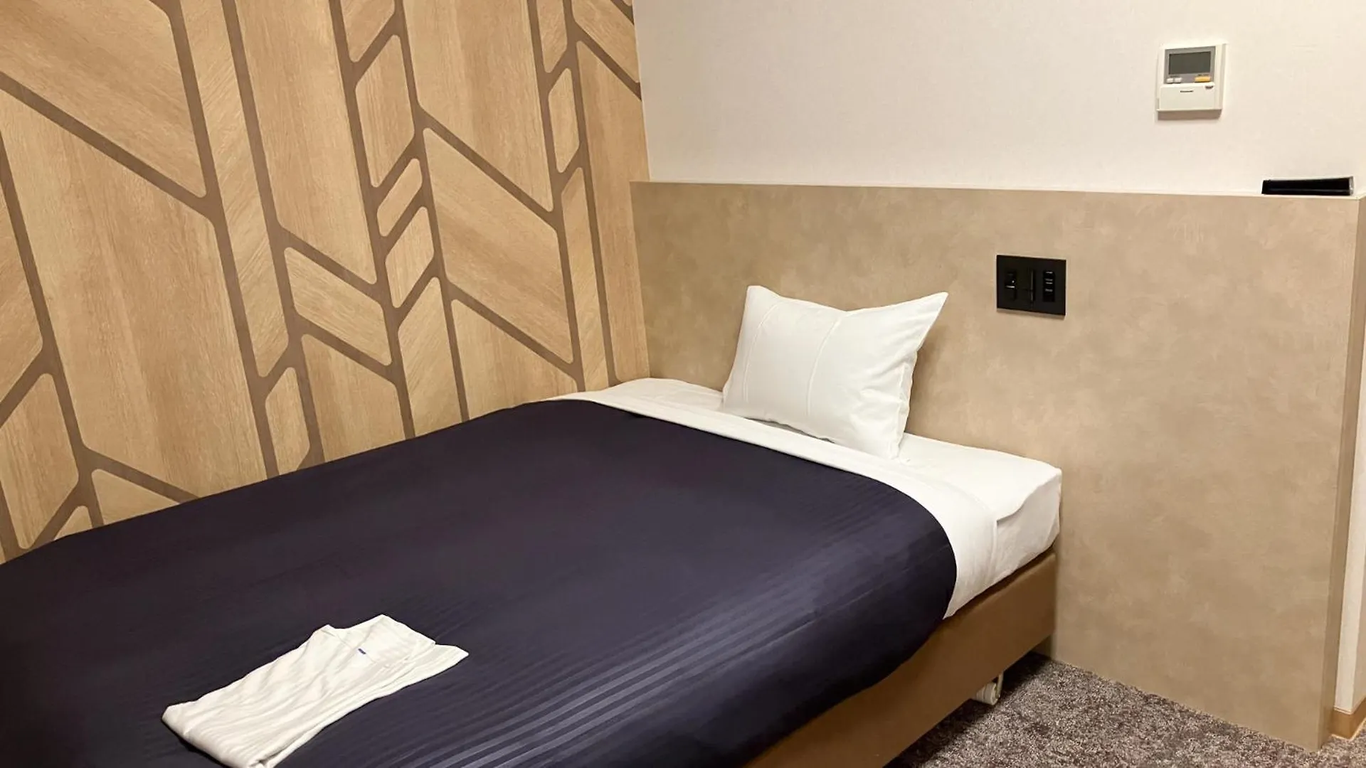 **  Hotel Livemax Budget Shinbashi Tokyo Japan