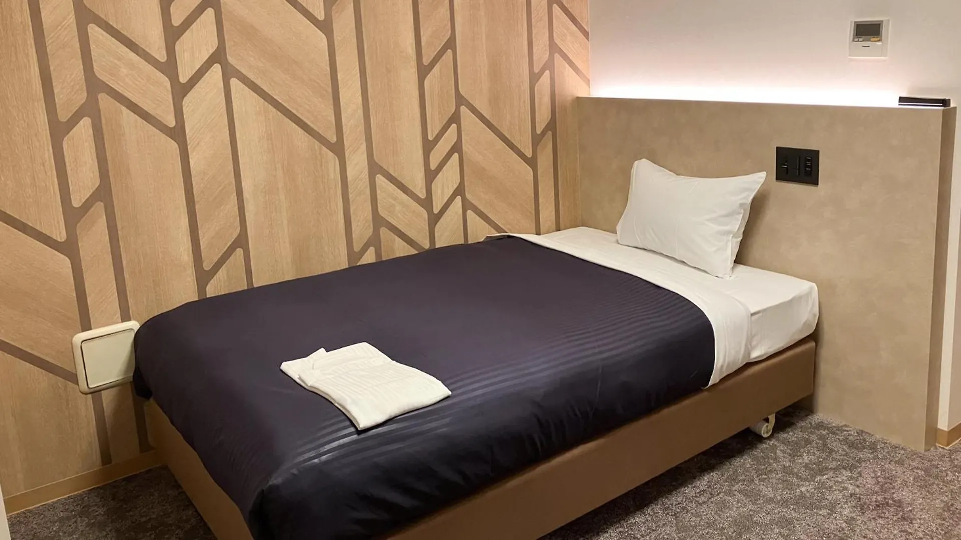 Hotel Livemax Budget Shinbashi Tōkyō